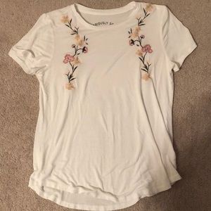 Aeropostale White Flower Tee